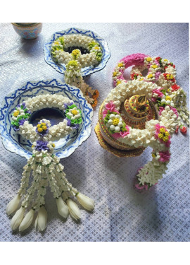 Vintage Flower Garland  clay 